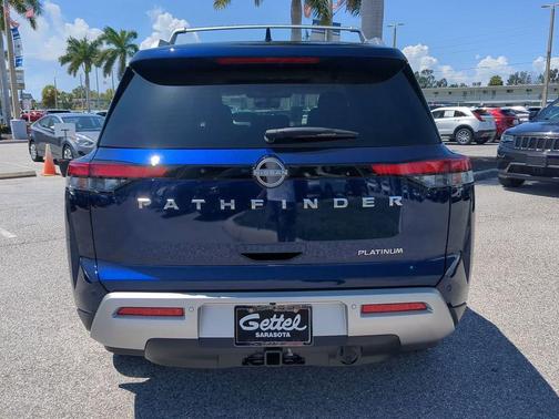 2024 Nissan Pathfinder Platinum FWD