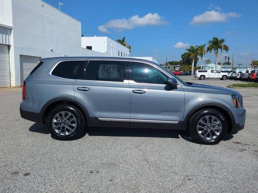2024 Kia Telluride LX