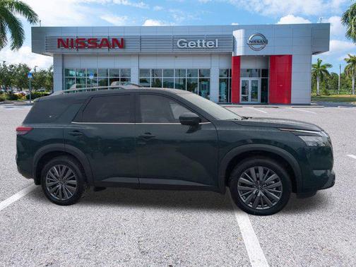 2025 Nissan Pathfinder SL FWD