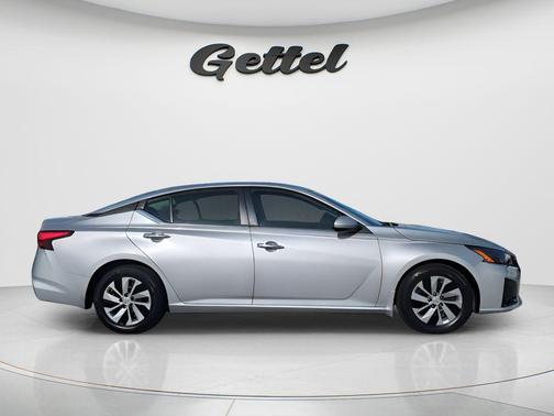 2023 Nissan Altima S FWD