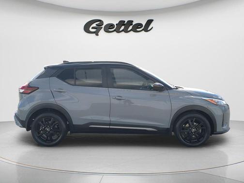 Gray/Super Black 2023 Nissan Kicks SR