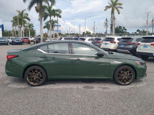 2025 Nissan Altima SR FWD