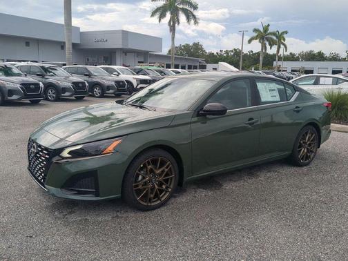 2025 Nissan Altima SR FWD