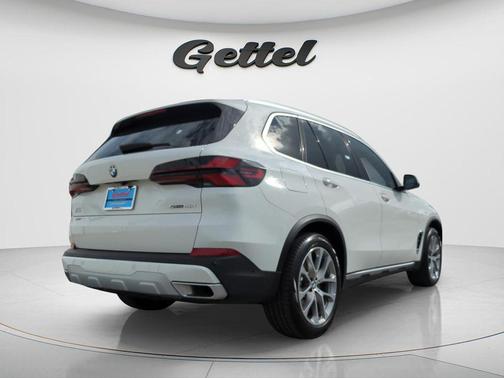 Alpine White 2024 BMW X5 sDrive40i