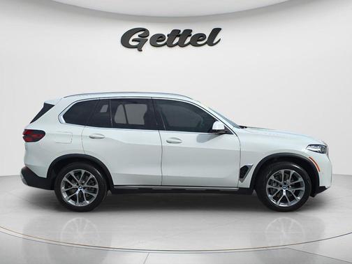 Alpine White 2024 BMW X5 sDrive40i