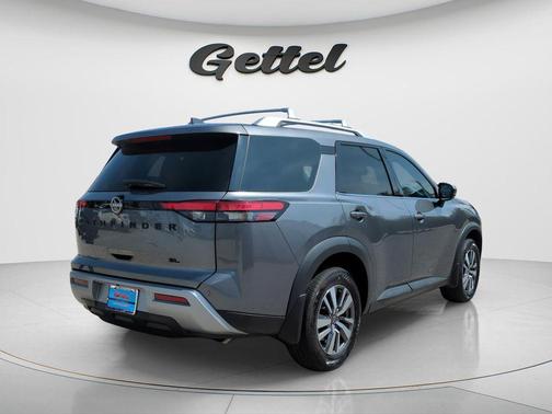 2024 Nissan Pathfinder SL FWD