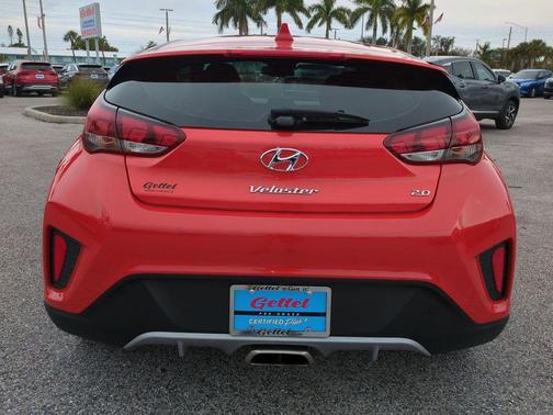 2021 Hyundai Veloster 2