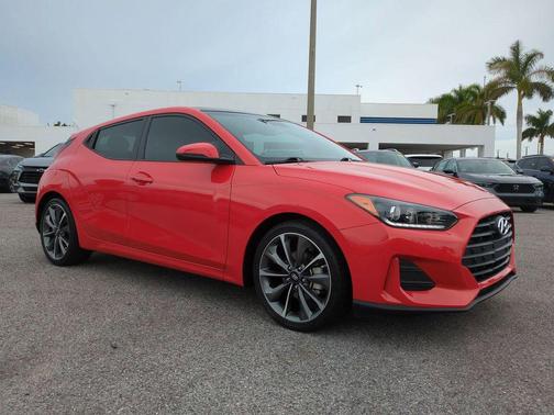 2021 Hyundai Veloster 2