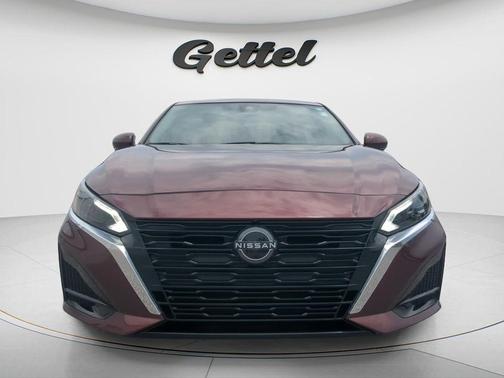 Garnet Pearl Metallic 2023 Nissan Altima 2.5 SL