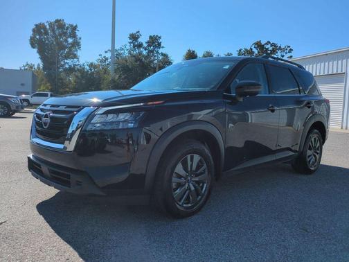 2024 Nissan Pathfinder SV FWD