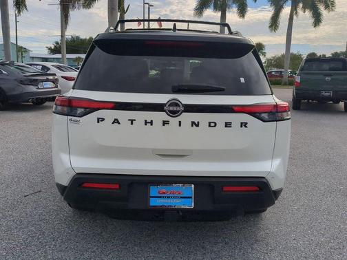 2022 Nissan Pathfinder SV 2WD