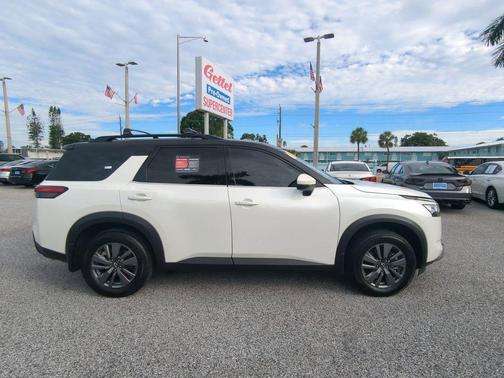 2022 Nissan Pathfinder SV 2WD
