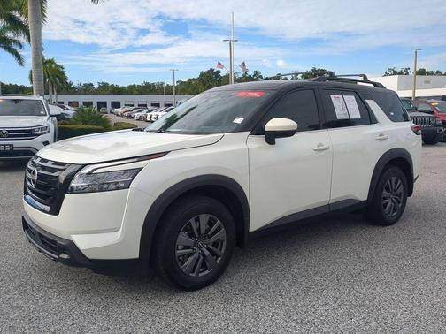 2022 Nissan Pathfinder SV 2WD