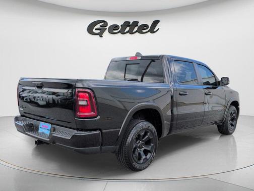 Diamond Black Crystal Pearlcoat 2025 RAM 1500 Big Horn/Lone Star