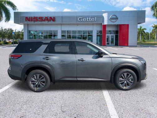 2025 Nissan Pathfinder S FWD