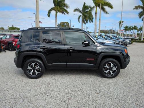 2022 Jeep Renegade Trailhawk
