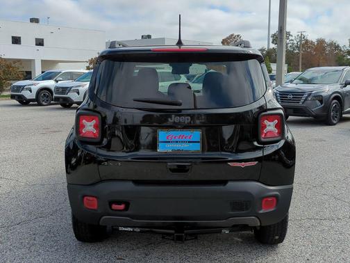 2022 Jeep Renegade Trailhawk