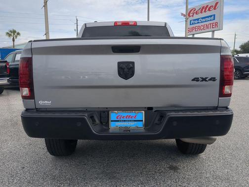 2024 RAM 1500 Classic Warlock Crew Cab 4x4 5'7' Box