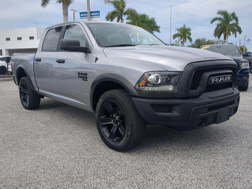 2024 RAM 1500 Classic Warlock Crew Cab 4x4 5'7' Box
