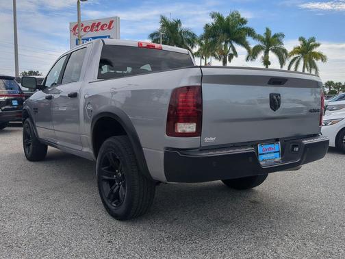 2024 RAM 1500 Classic Warlock Crew Cab 4x4 5'7' Box