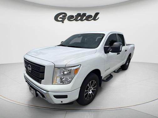 Glacier White 2024 Nissan Titan SV