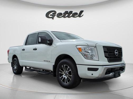 Glacier White 2024 Nissan Titan SV
