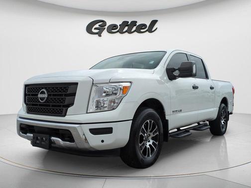 Glacier White 2024 Nissan Titan SV