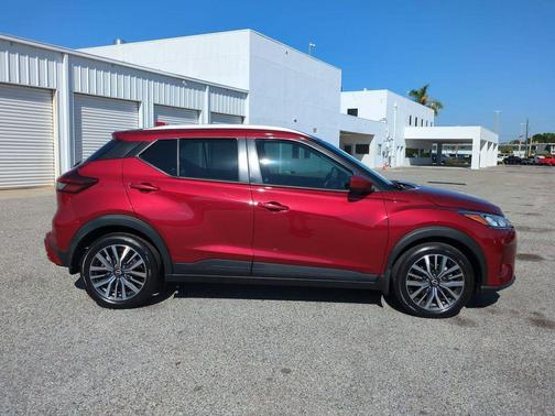 2022 Nissan Kicks SV