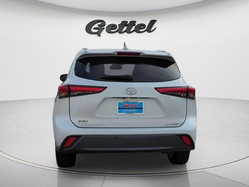 Wind Chill Pearl 2022 Toyota Highlander Limited