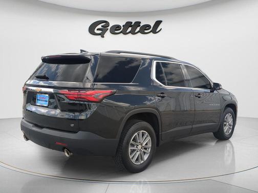 Mosaic Black Metallic 2023 Chevrolet Traverse LT Cloth