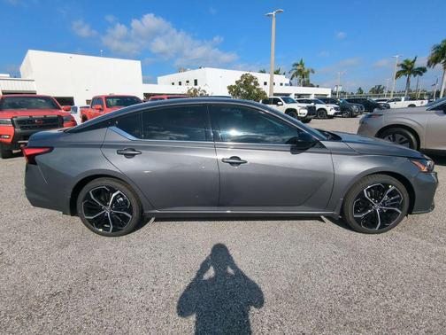 2025 Nissan Altima SR FWD