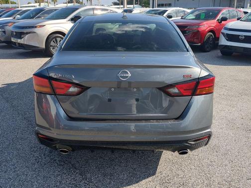 2025 Nissan Altima SR FWD