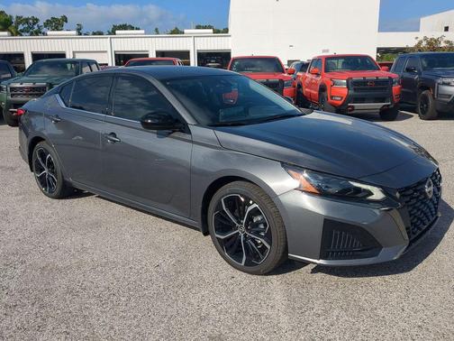 2025 Nissan Altima SR FWD