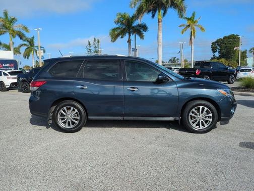 2015 Nissan Pathfinder SV