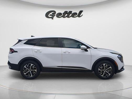 Glacial White Pearl 2023 Kia Sportage EX