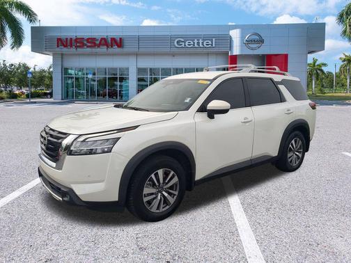 2022 Nissan Pathfinder SL 2WD