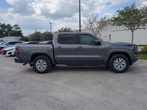 2024 Nissan Frontier SV