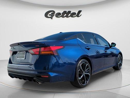 Deep Blue Pearl 2023 Nissan Altima SR FWD