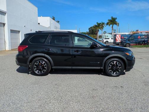 2020 Nissan Pathfinder SV 2WD