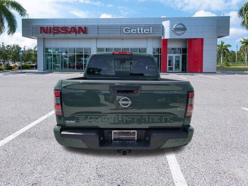 2024 Nissan Frontier SV