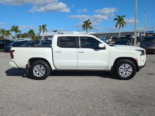 2022 Nissan Frontier SV