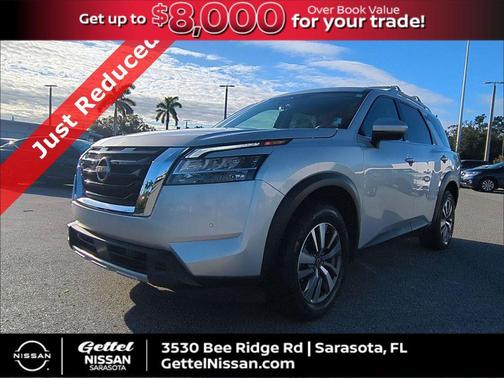 2023 Nissan Pathfinder SL 4WD