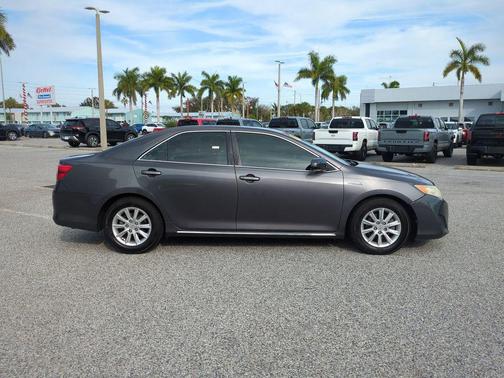 2014 Toyota Camry Hybrid SE