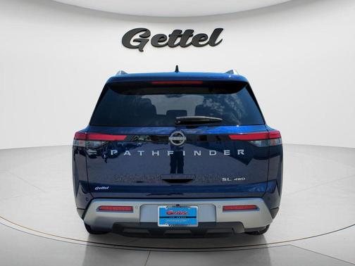 2025 Nissan Pathfinder SL 4WD