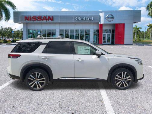2025 Nissan Pathfinder Platinum FWD