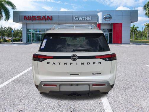 2025 Nissan Pathfinder Platinum FWD