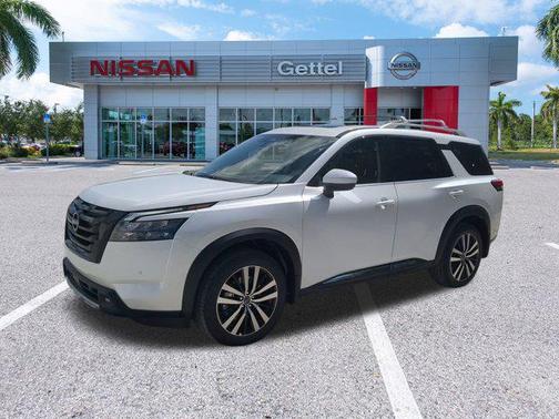 2025 Nissan Pathfinder Platinum FWD