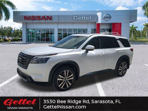 2025 Nissan Pathfinder Platinum FWD