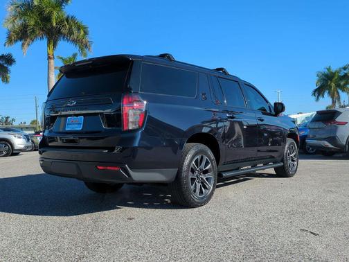2023 Chevrolet Suburban 4WD Z71