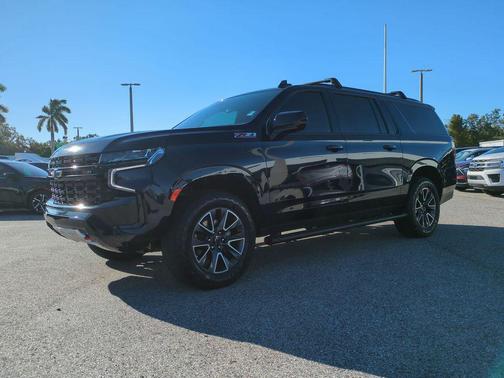 2023 Chevrolet Suburban 4WD Z71